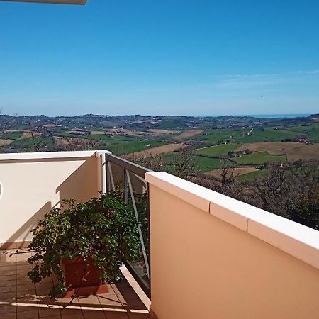 Appartamento Che Vista! Affittacamere Mombaroccio Εξωτερικό φωτογραφία