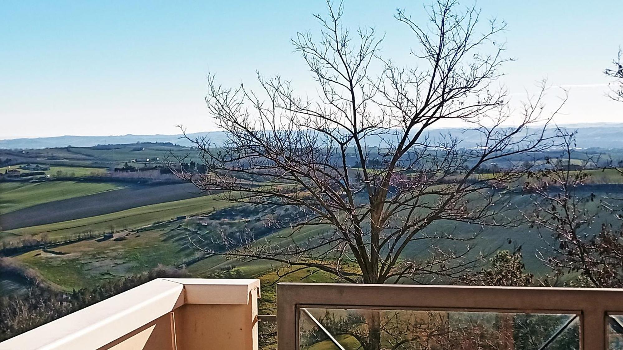Appartamento Che Vista! Affittacamere Mombaroccio Εξωτερικό φωτογραφία